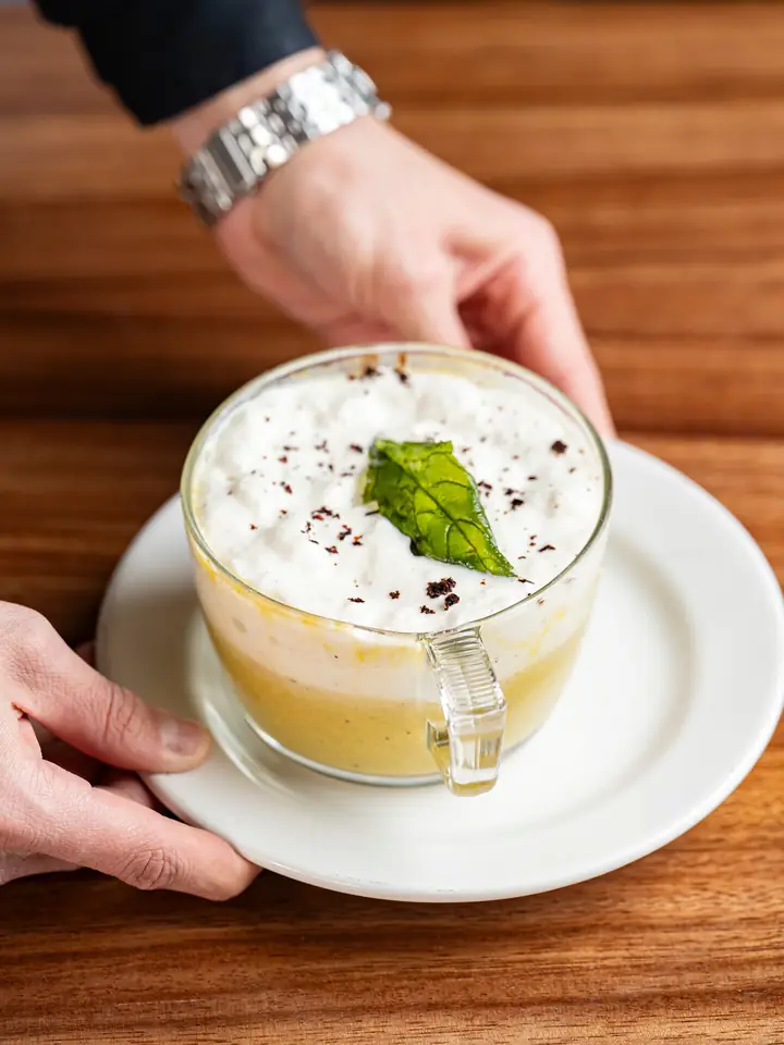 Capuchino de flor de calabaza